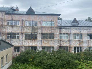 В августе начался ремонт фасада производственно-лабораторного корпуса ИМГиГ ДВО РАН